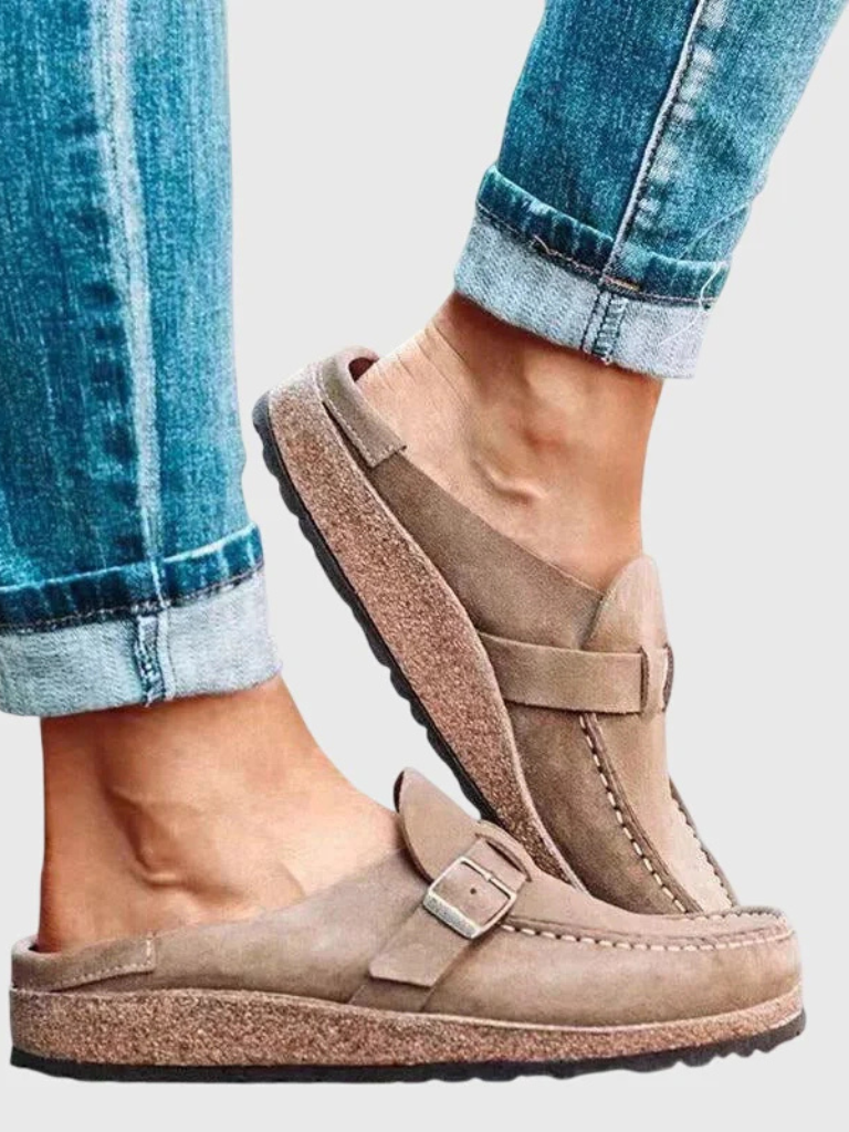 Valencia – Buckle Comfort Clogs
