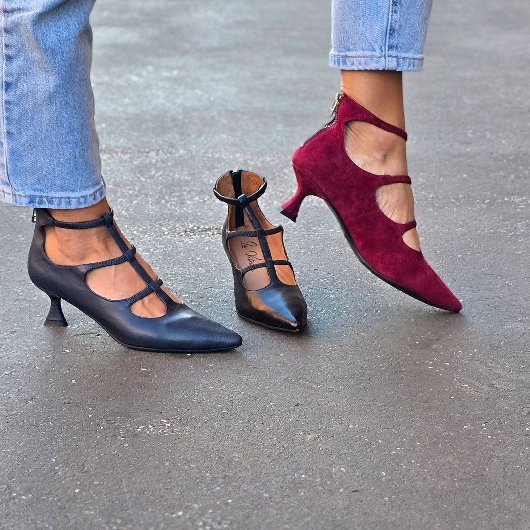 Low heel pumps with straps
