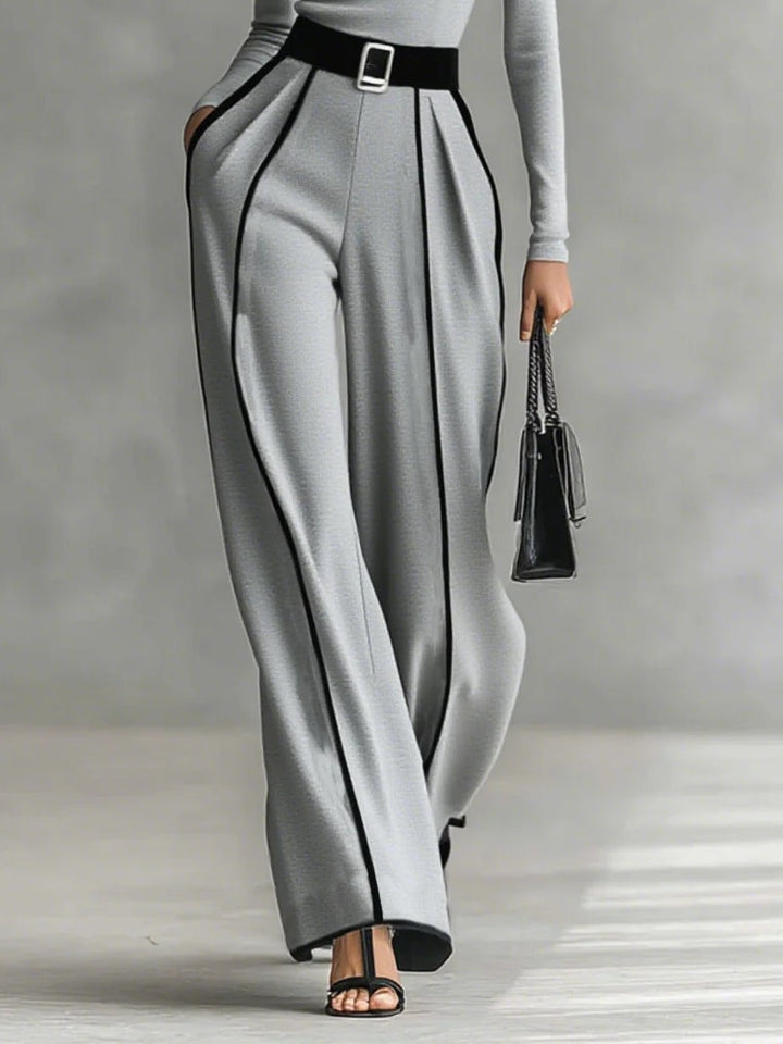 Vera™ - Chic Set with Striking Contrasts