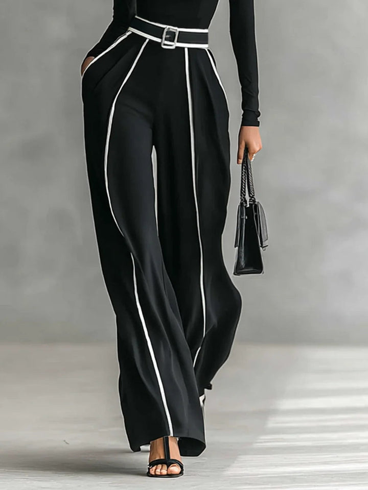 Vera™ - Chic Set with Striking Contrasts